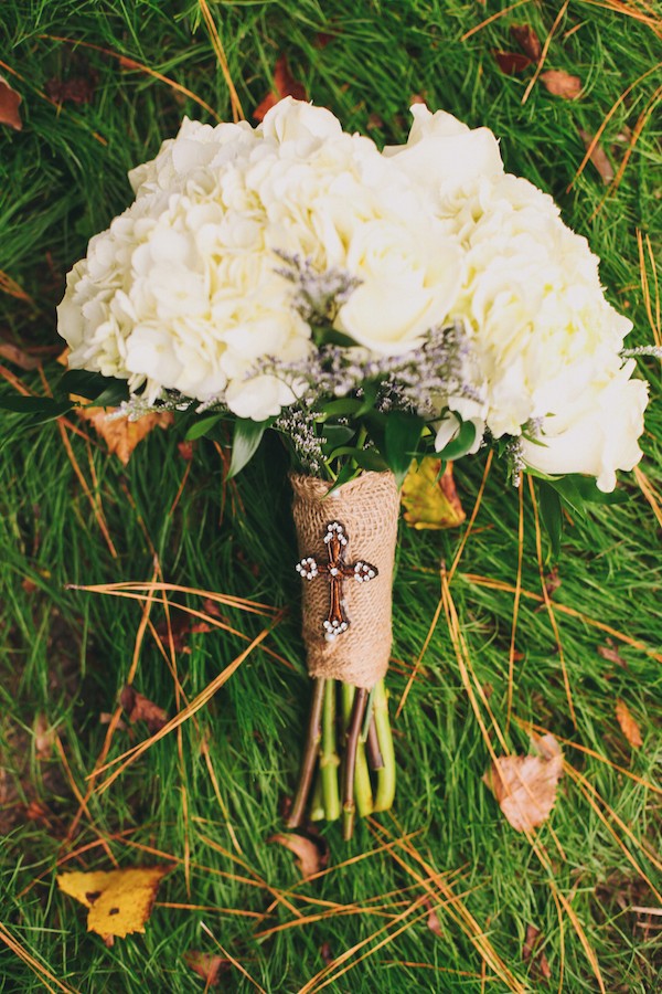 blue-and-yellow-rustic-wedding
