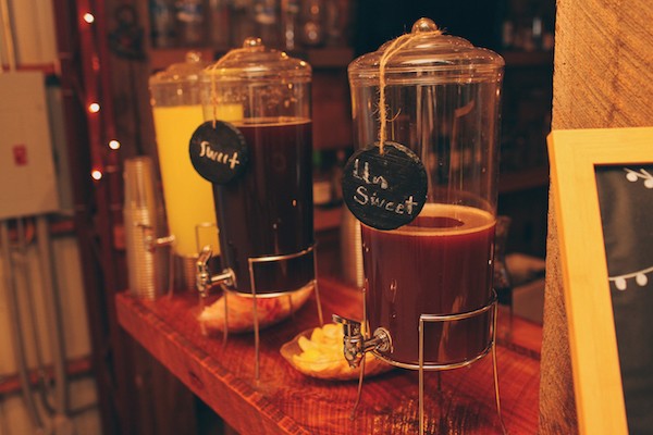 blue-and-yellow-rustic-wedding