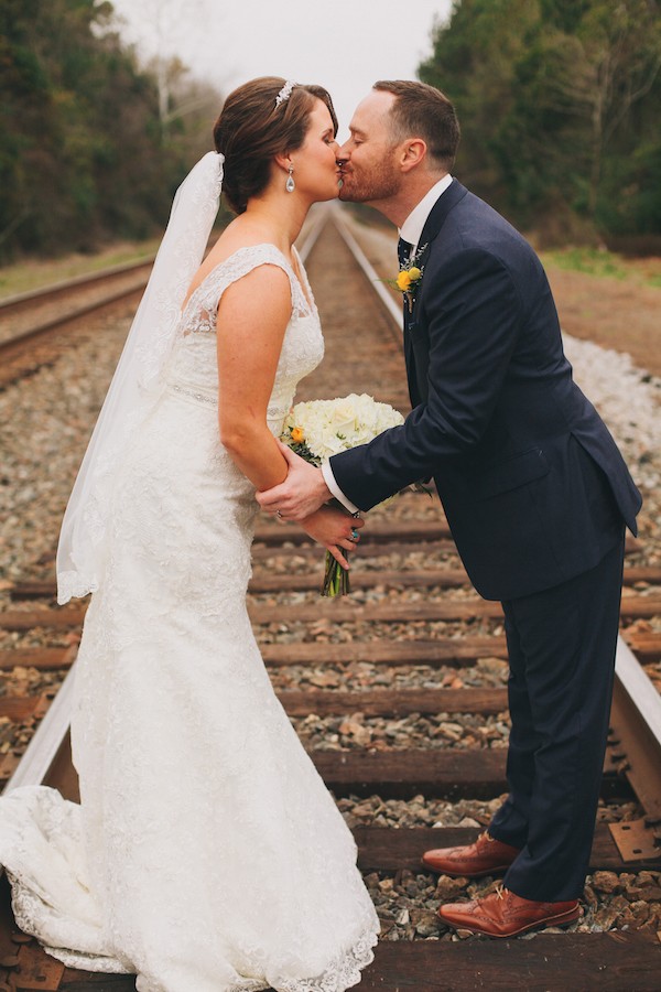 blue-and-yellow-rustic-wedding