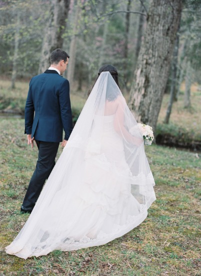 cloudy-but-cute-rustic-wedding