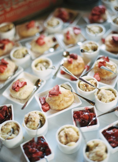 cloudy-but-cute-rustic-wedding