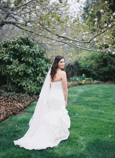cloudy-but-cute-rustic-wedding
