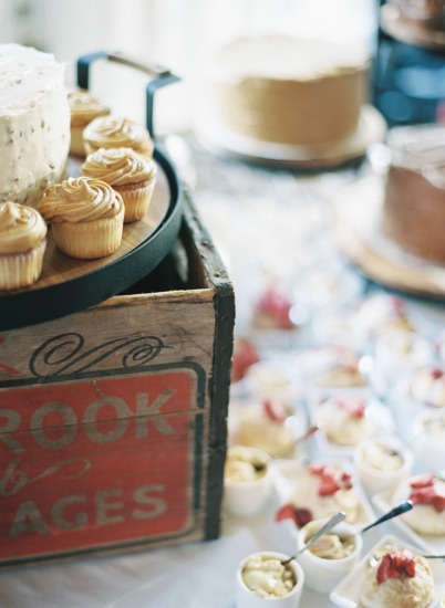 cloudy-but-cute-rustic-wedding