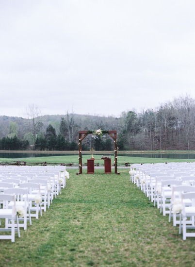 cloudy-but-cute-rustic-wedding