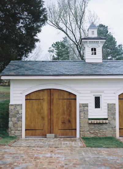 cloudy-but-cute-rustic-wedding