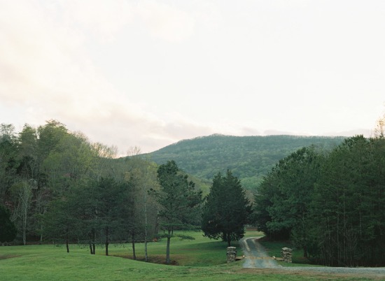 cloudy-but-cute-rustic-wedding