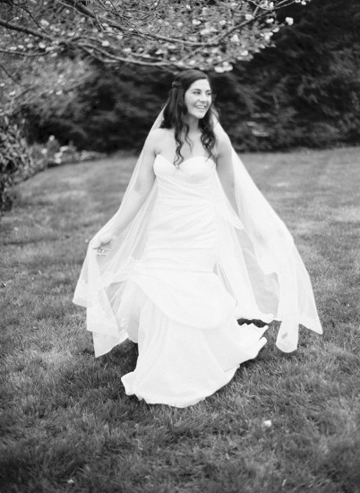 cloudy-but-cute-rustic-wedding