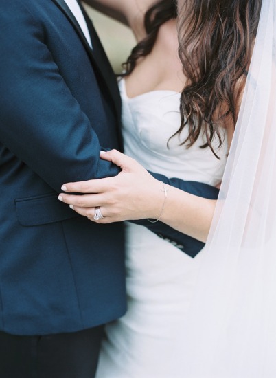 cloudy-but-cute-rustic-wedding