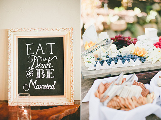 eat drink and be married sign @weddingchicks