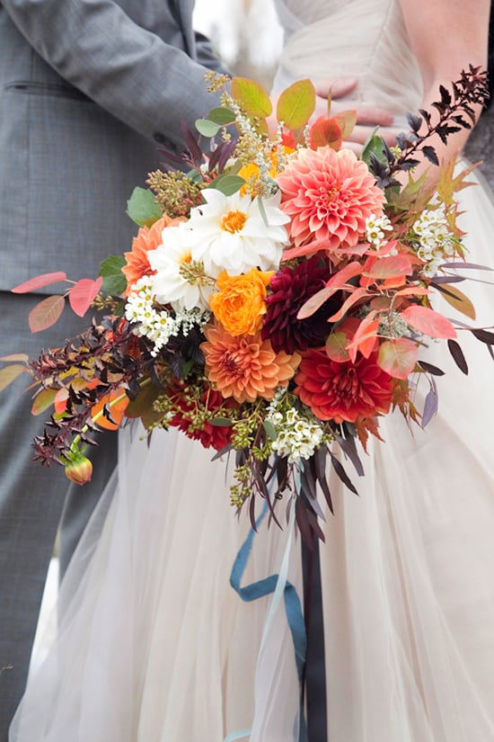 Fall wedding bouquet @weddingchicks