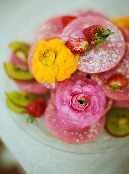 doughnuts and flowers @weddingchicks