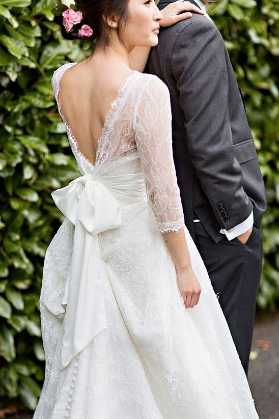 lace wedding dress @weddingchicks