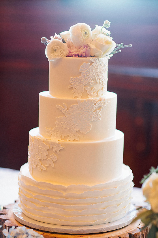 classy white wedding cake @weddingchicks