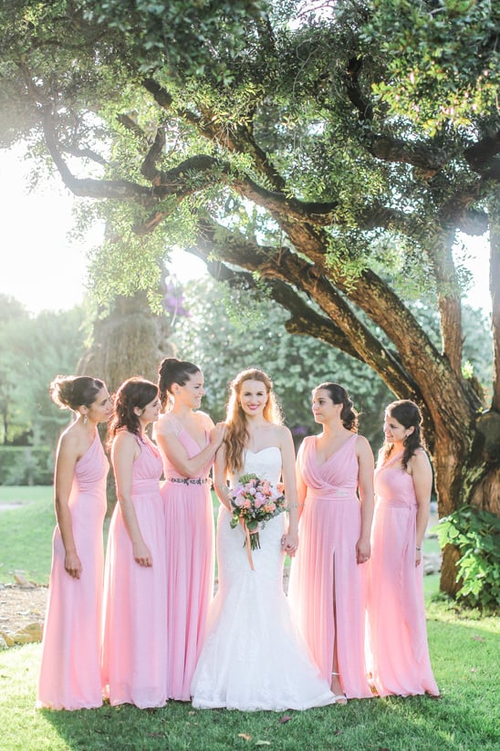 bridesmaids in pink @weddingchicks