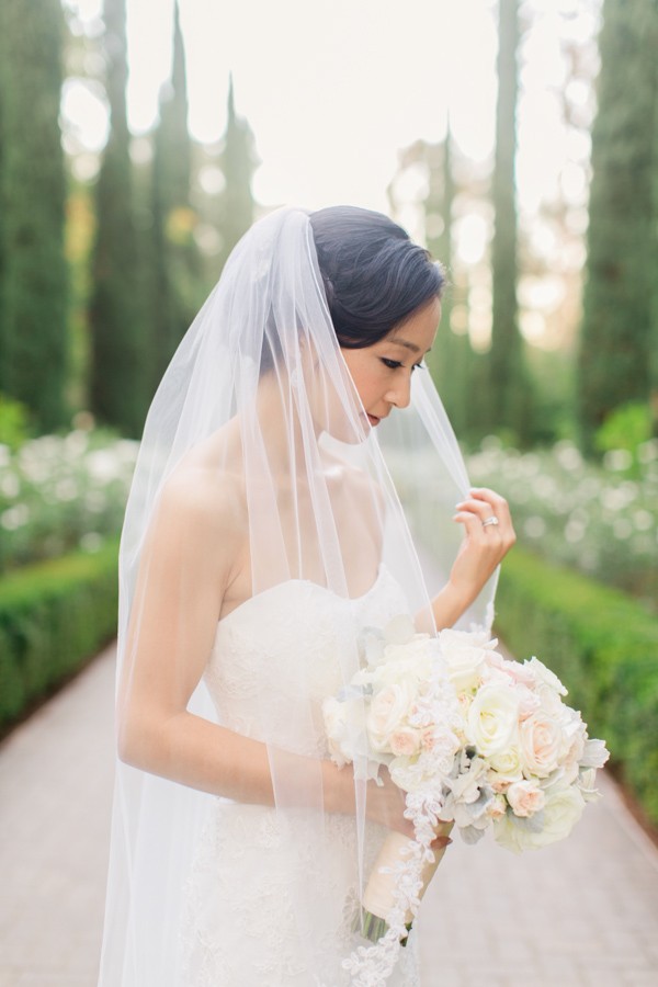 glamorous-peach-rose-wedding