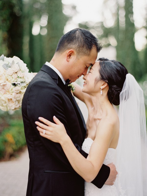 glamorous-peach-rose-wedding