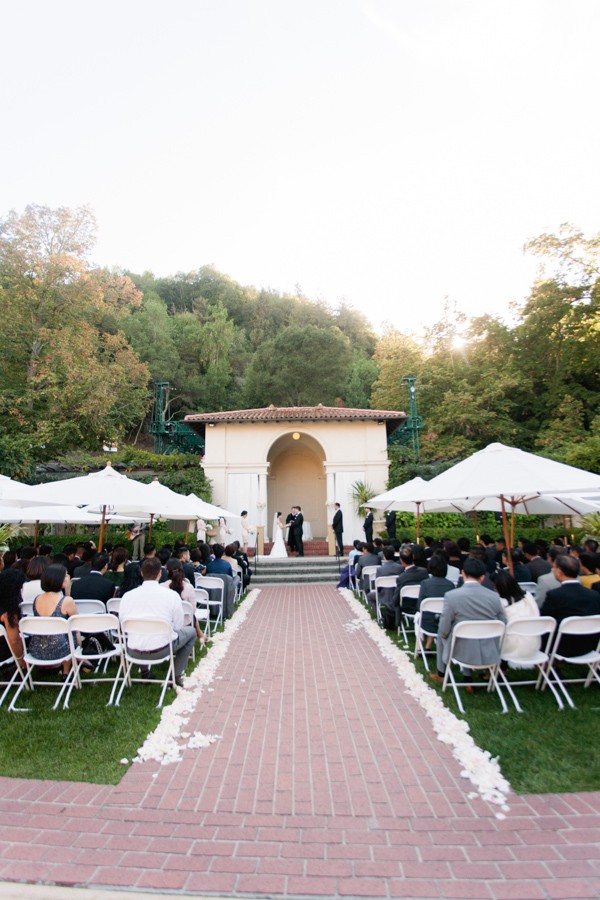 glamorous-peach-rose-wedding