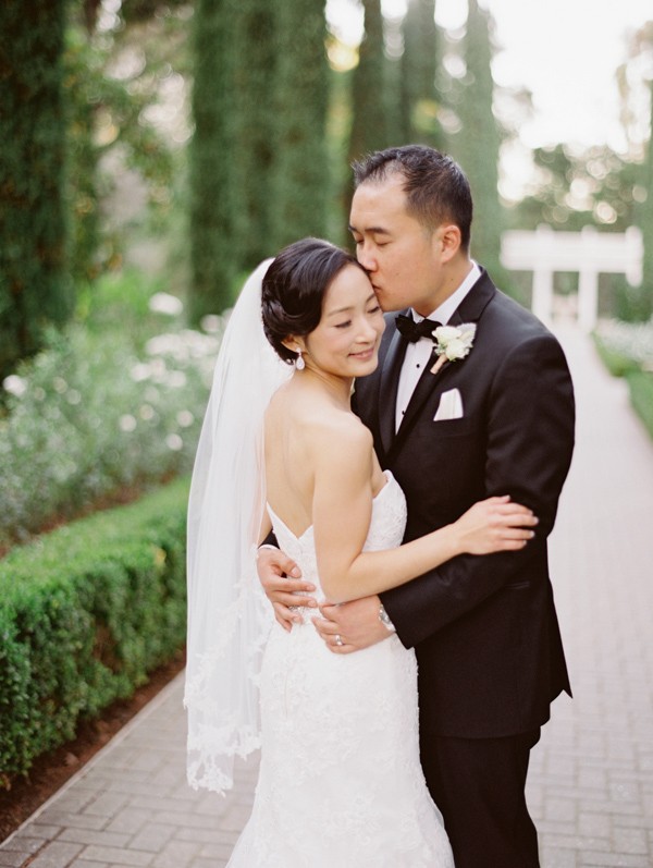 glamorous-peach-rose-wedding