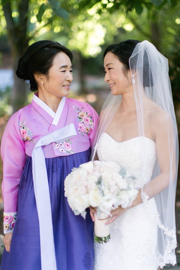 glamorous-peach-rose-wedding