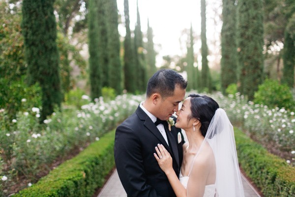 glamorous-peach-rose-wedding