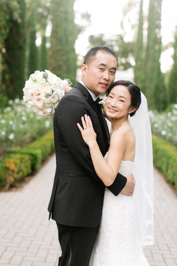 glamorous-peach-rose-wedding