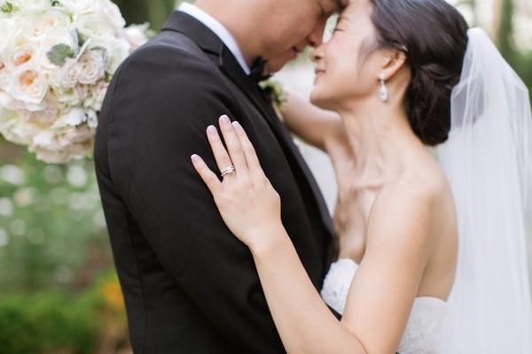 glamorous-peach-rose-wedding