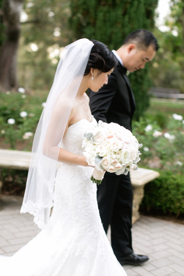 glamorous-peach-rose-wedding