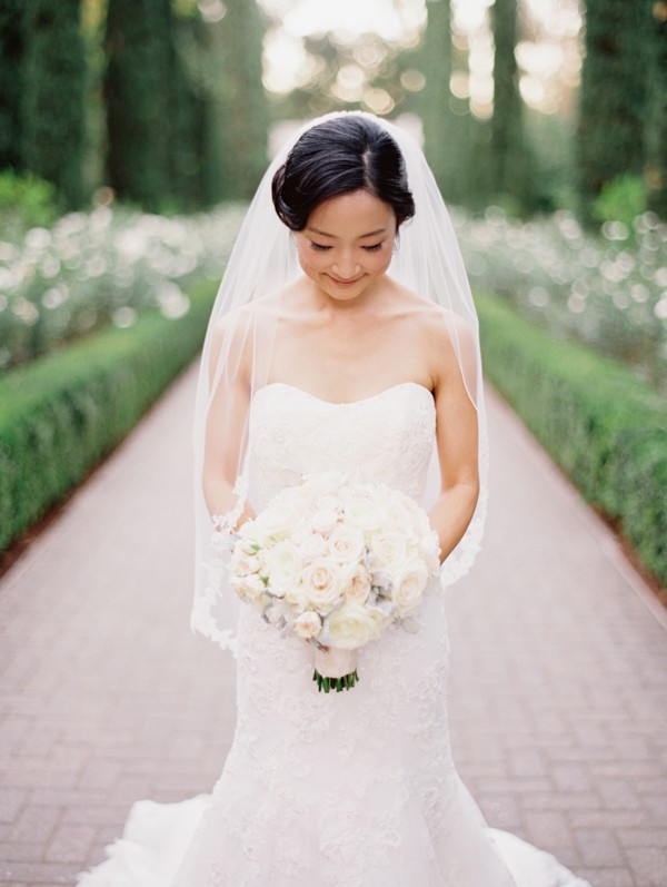 glamorous-peach-rose-wedding