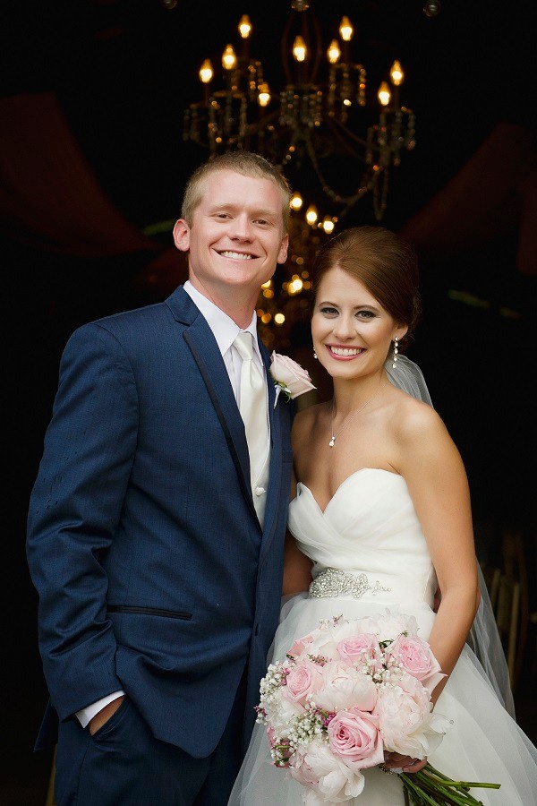 glitter-and-glam-barn-wedding