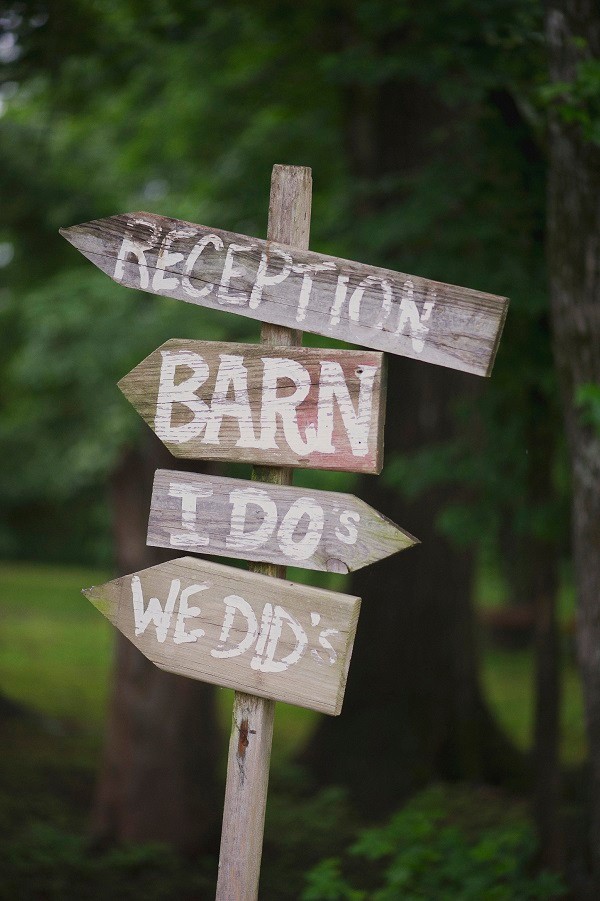 glitter-and-glam-barn-wedding