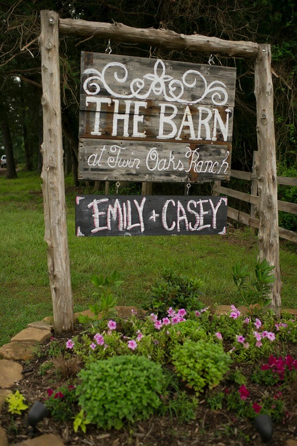 glitter-and-glam-barn-wedding