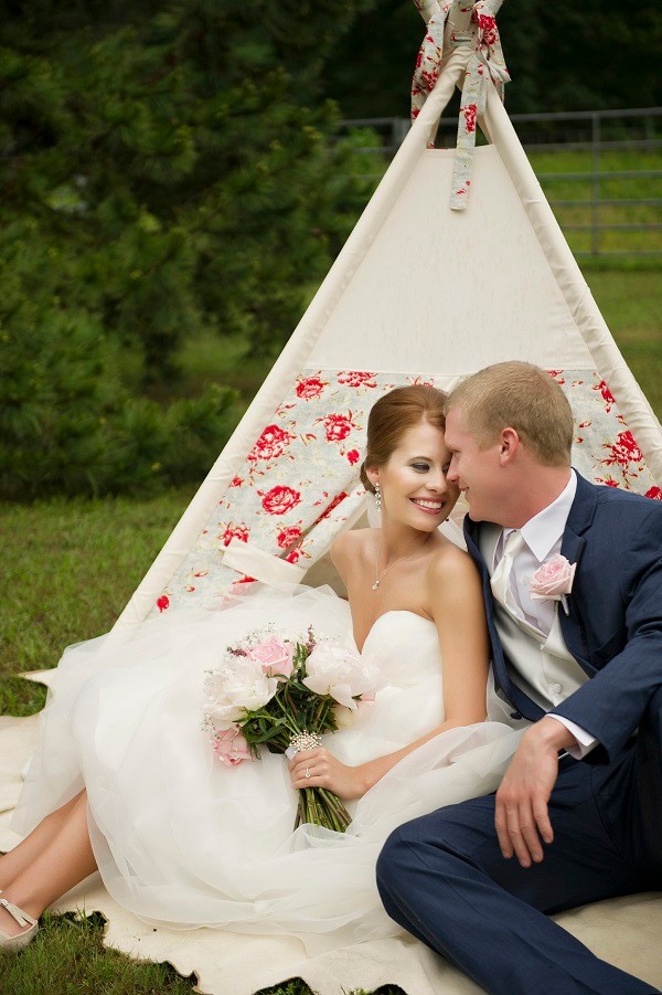 glitter-and-glam-barn-wedding