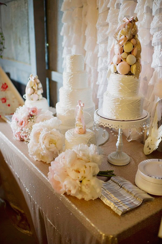 macaroon topped wedding cakes @weddingchicks
