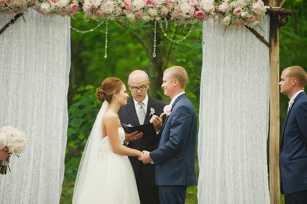 glitter-and-glam-barn-wedding