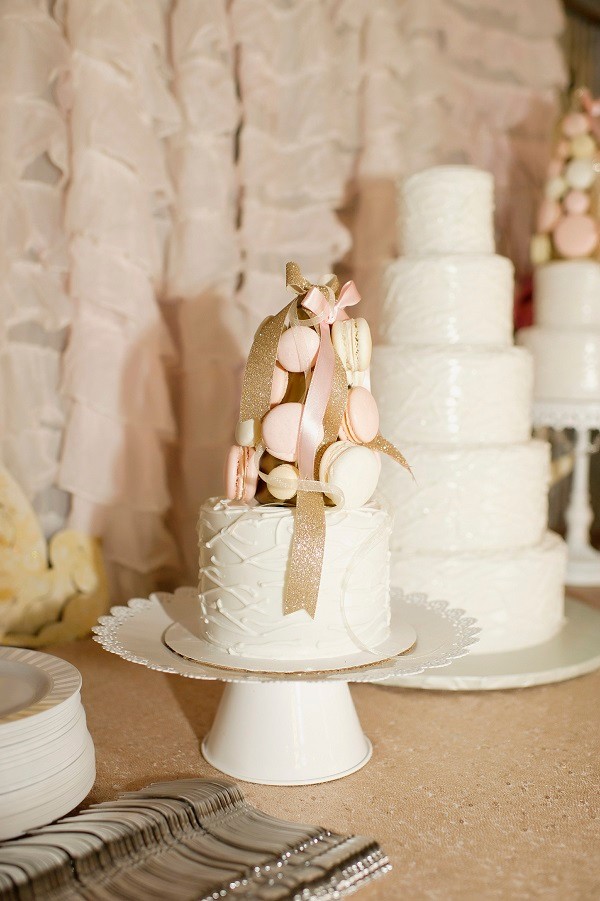 glitter-and-glam-barn-wedding