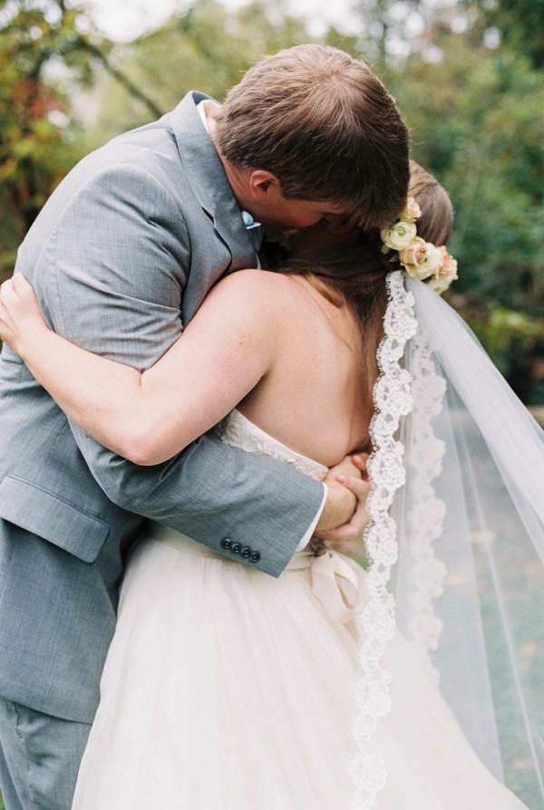 naturalistic-puppy-love-wedding