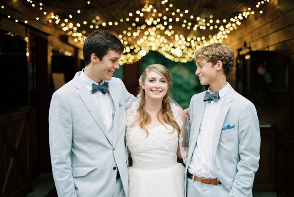 naturalistic-puppy-love-wedding