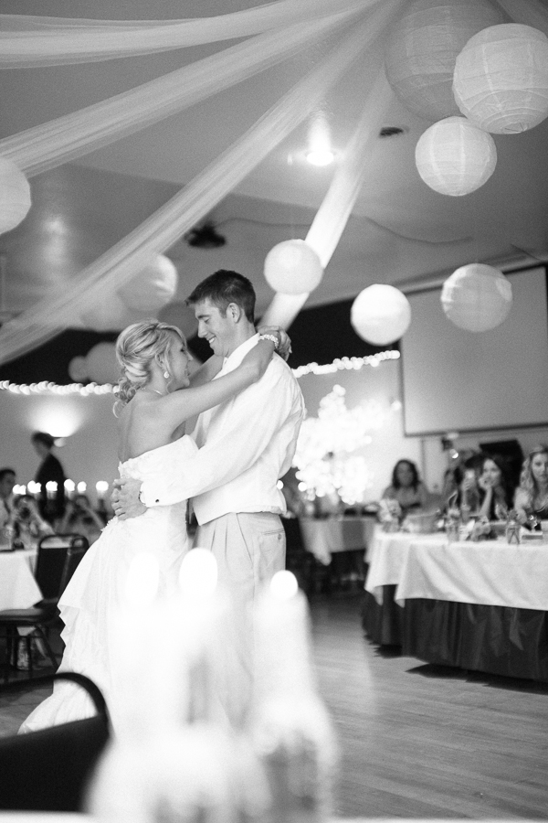 nebraska-navy-and-orange-wedding