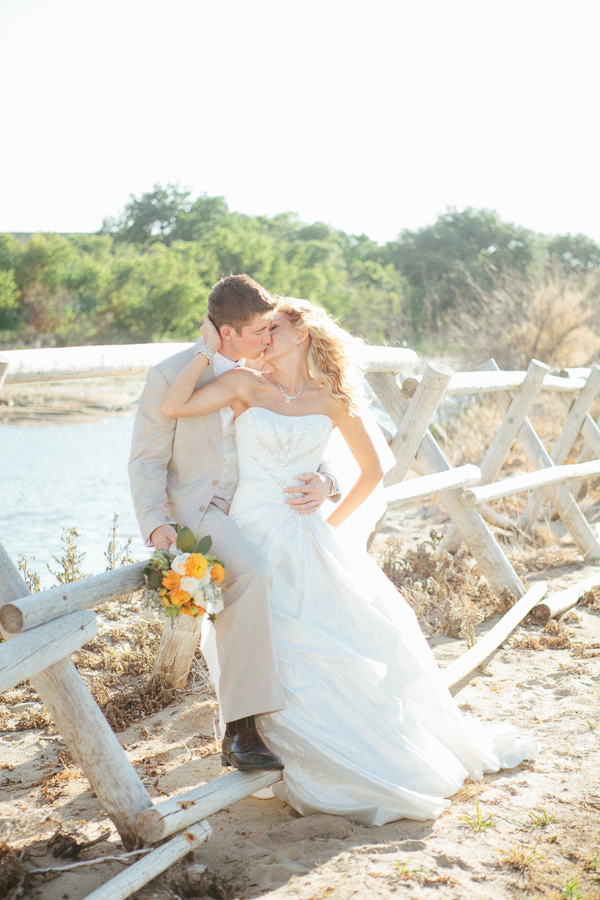 nebraska-navy-and-orange-wedding