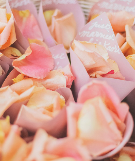 rose petals to toss on the newlyweds @weddingchicks