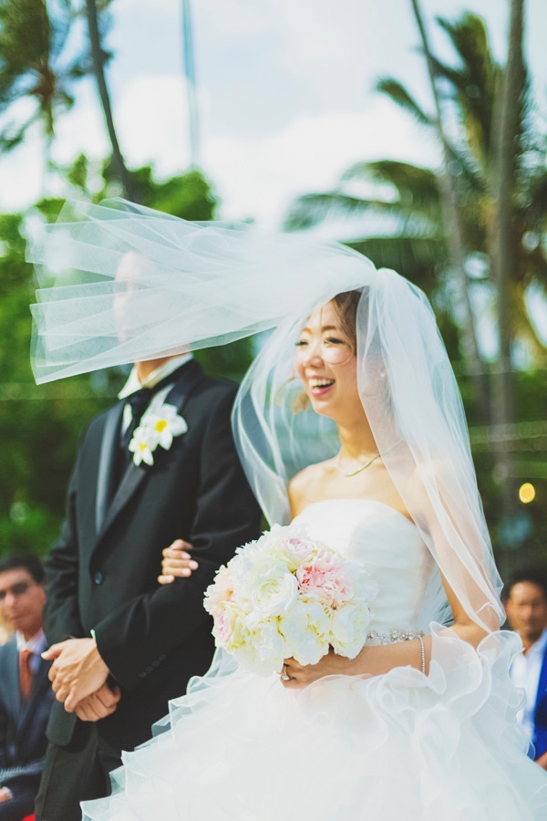 pink-glam-wedding-in-hawaii