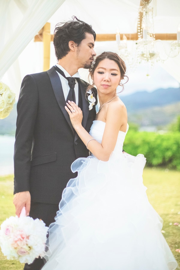 pink-glam-wedding-in-hawaii