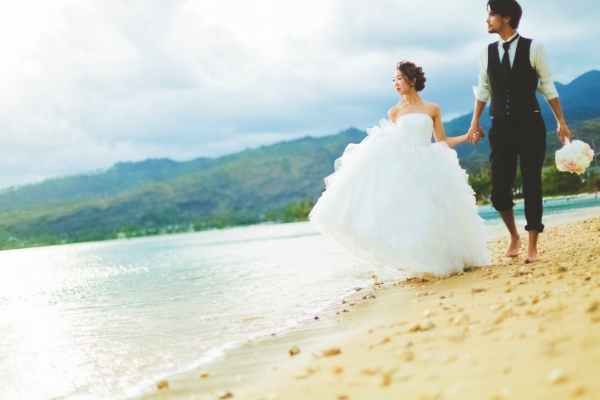 pink-glam-wedding-in-hawaii