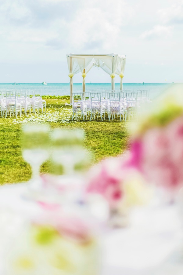 pink-glam-wedding-in-hawaii