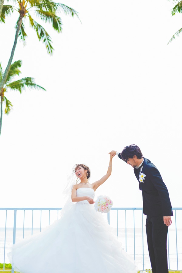 pink-glam-wedding-in-hawaii