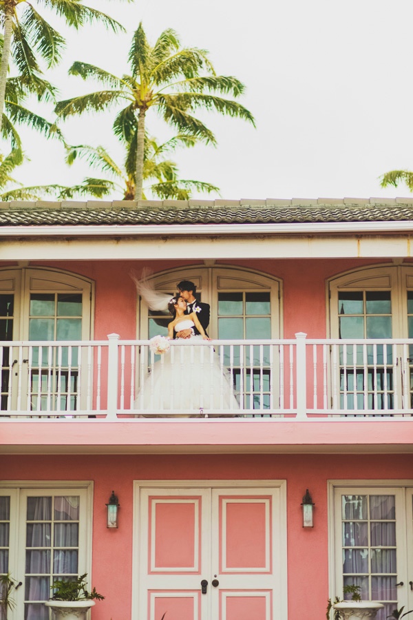 pink-glam-wedding-in-hawaii