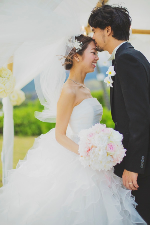 pink-glam-wedding-in-hawaii