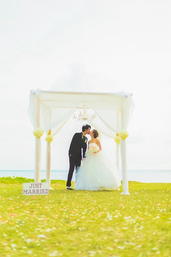 pink-glam-wedding-in-hawaii