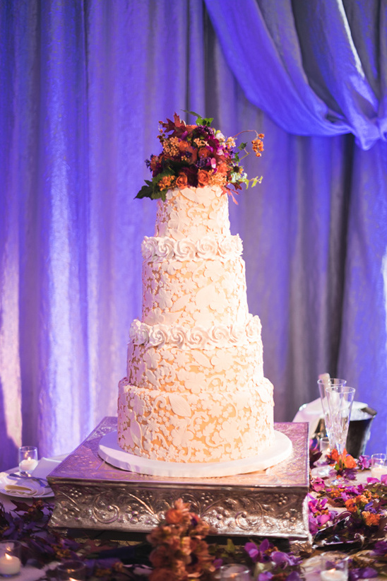 glamorous wedding cake by Frosted Art Bakery @weddingchicks