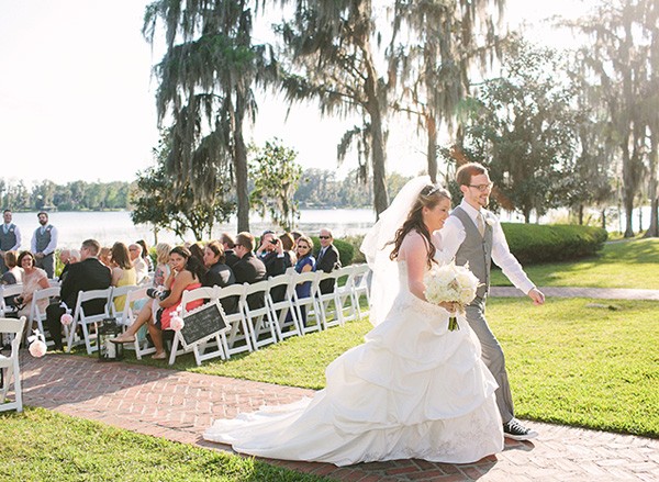 romantic-vintage-themed-wedding